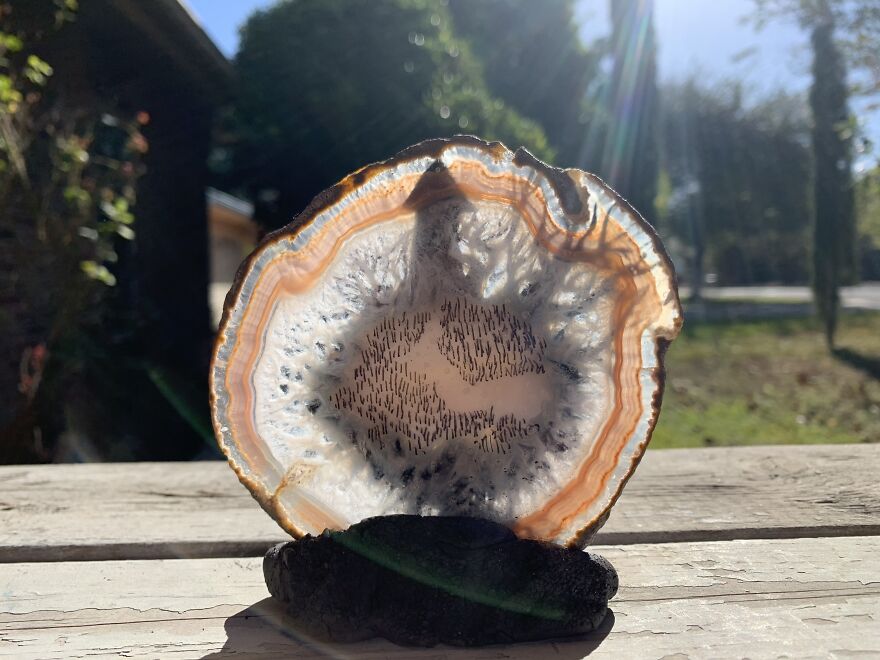 I Used Ink, Agate Crystals And Stained Glass To Make Surreal, Atmospheric Art