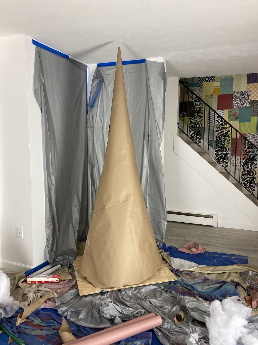 Here Are 19 Pics Of Our Unconventional-Looking Christmas Tree Made From 2 Gallons Of Glue, 15 Pounds Of Corn Starch, And Yarn Here Are 19 Pics Of Our Unconventional-Looking Christmas Tree Made From 2 Gallons Of Glue, 15 Pounds Of Corn Starch, And Yarn