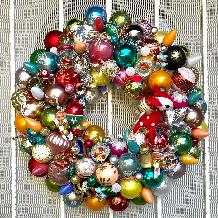 My Hoarding Of Old Garage Sale Christmas Junk Finally Paid Off. My Sister Turned It All Into This Masterpiece