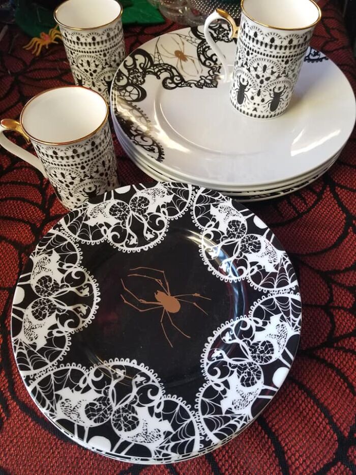 Found These Beautifully Buggy Dishes At Goodwill In Ukiah Ca. Paid 2 Dollars A Plate And 1 Dollar Each For The Cups