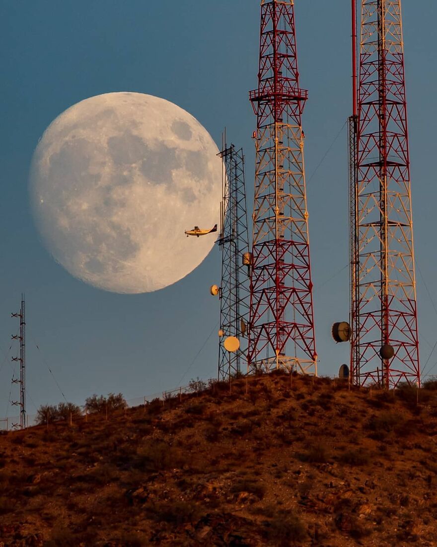 Meet Zach Cooley, The Photographer Who Calls Himself A "Moon Chaser" (50 Pics)