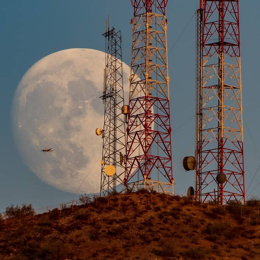 Meet Zach Cooley, The Photographer Who Calls Himself A "Moon Chaser" (50 Pics)