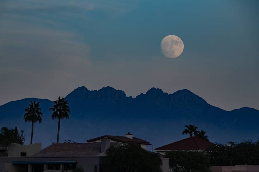 Meet Zach Cooley, The Photographer Who Calls Himself A "Moon Chaser" (50 Pics)