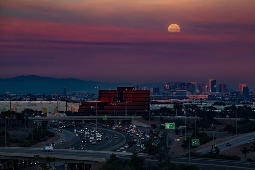 Meet Zach Cooley, The Photographer Who Calls Himself A "Moon Chaser" (50 Pics)