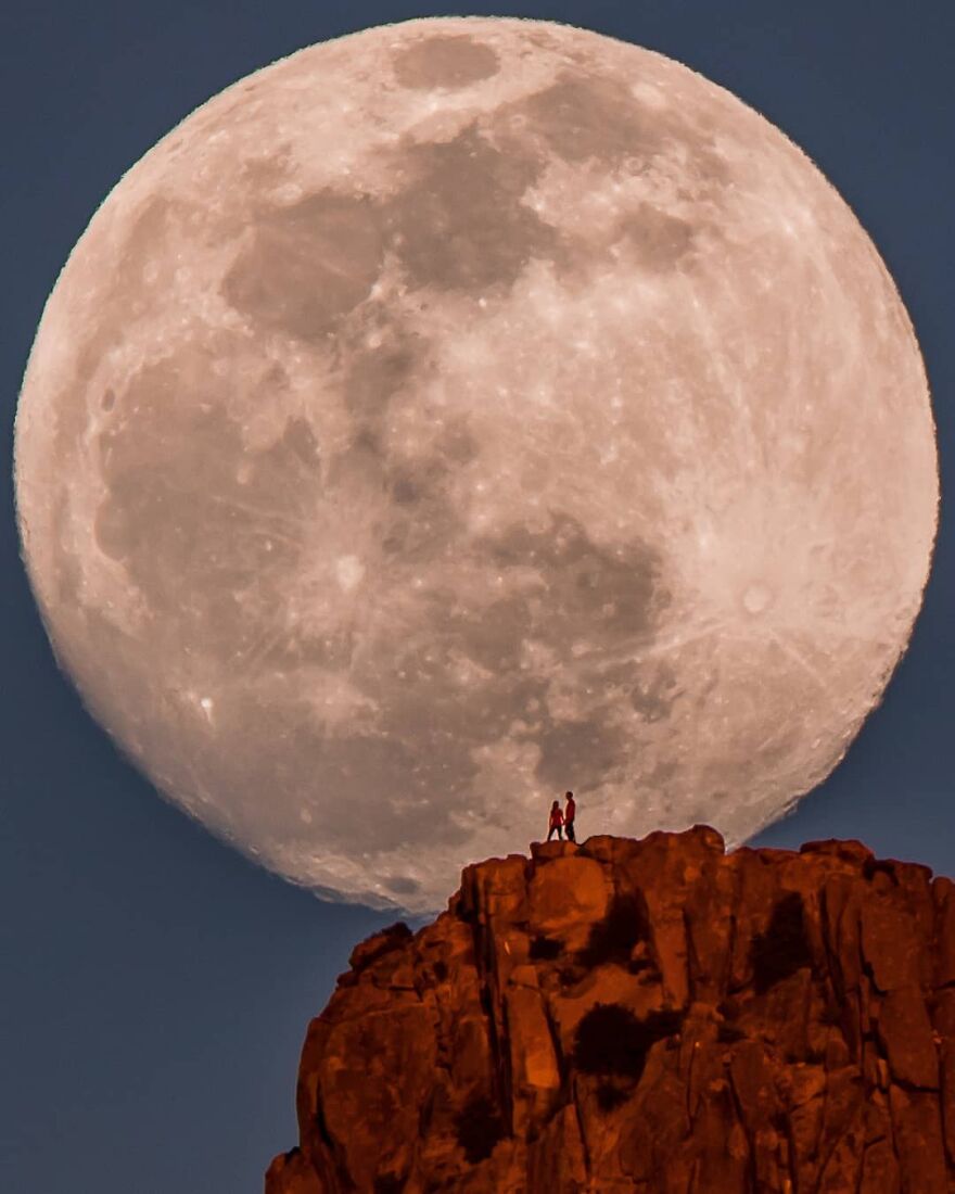Meet Zach Cooley, The Photographer Who Calls Himself A "Moon Chaser" (50 Pics)