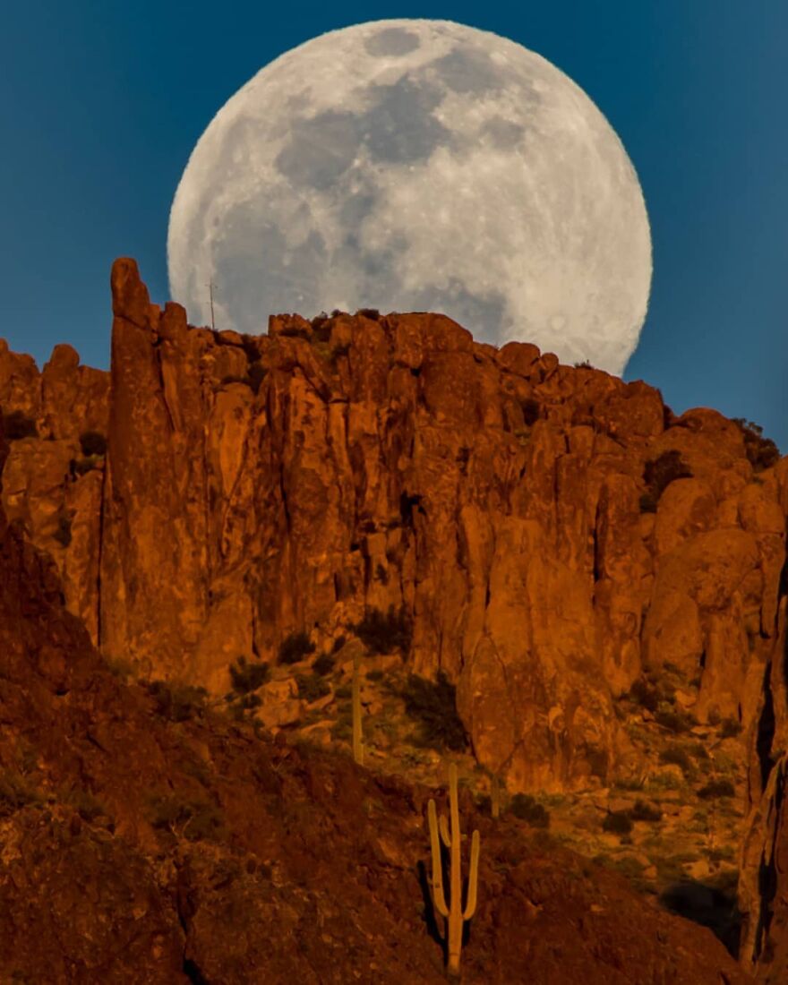 Meet Zach Cooley, The Photographer Who Calls Himself A "Moon Chaser" (50 Pics)