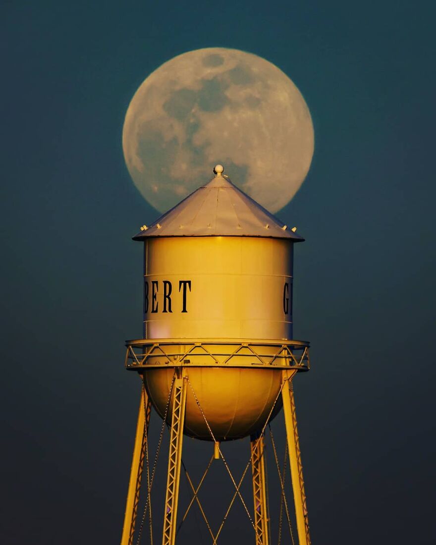 Meet Zach Cooley, The Photographer Who Calls Himself A "Moon Chaser" (50 Pics)