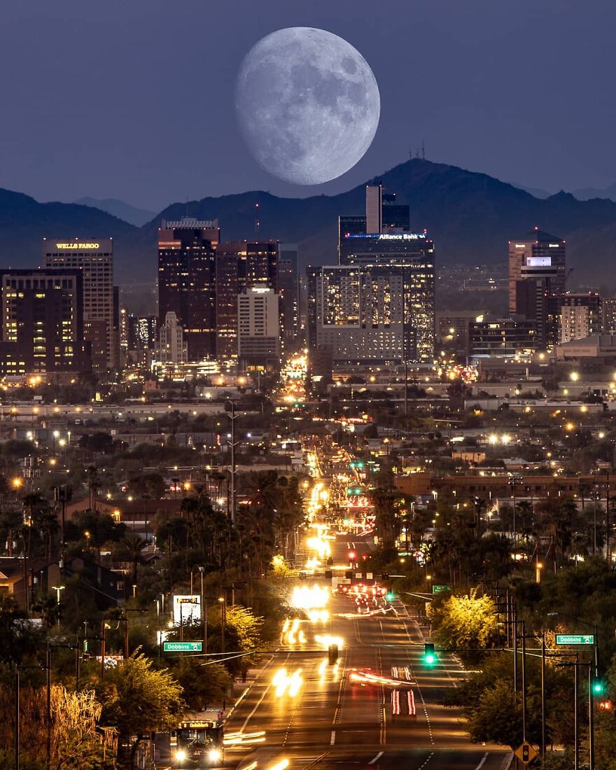 Meet Zach Cooley, The Photographer Who Calls Himself A "Moon Chaser" (50 Pics)