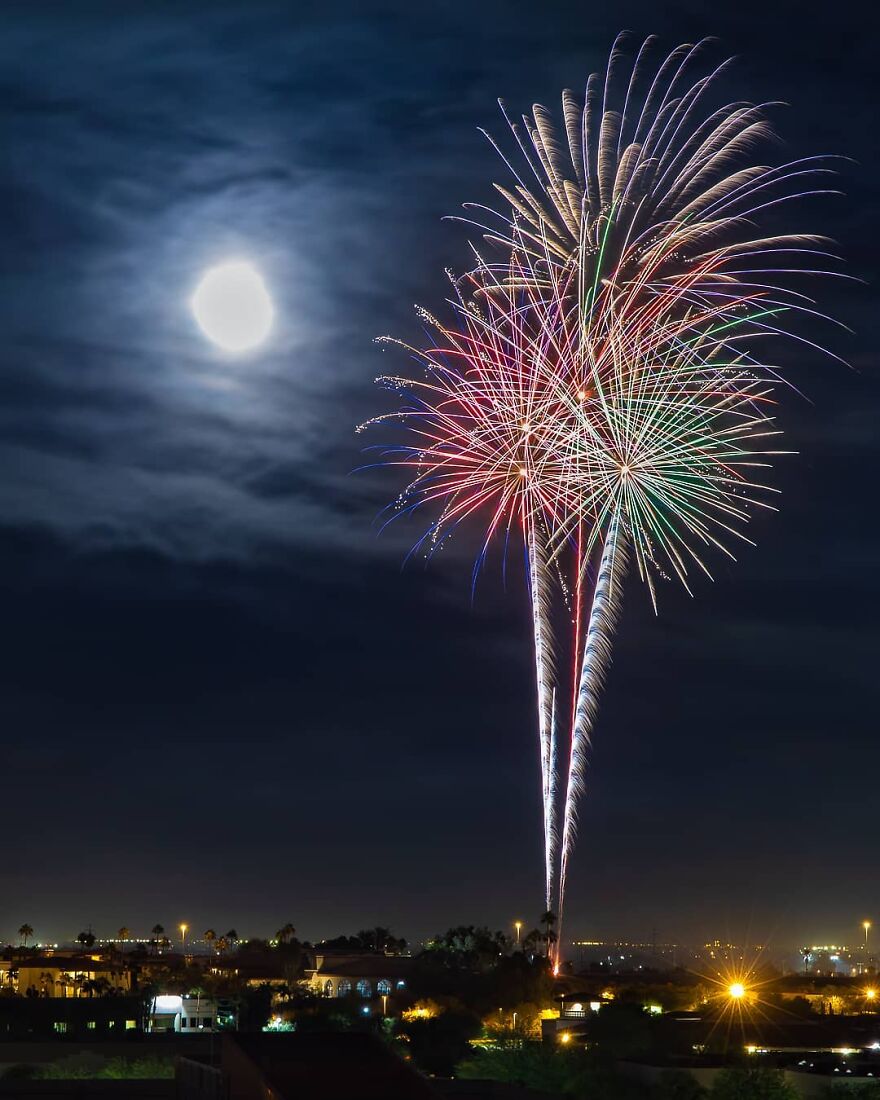 Meet Zach Cooley, The Photographer Who Calls Himself A "Moon Chaser" (50 Pics)