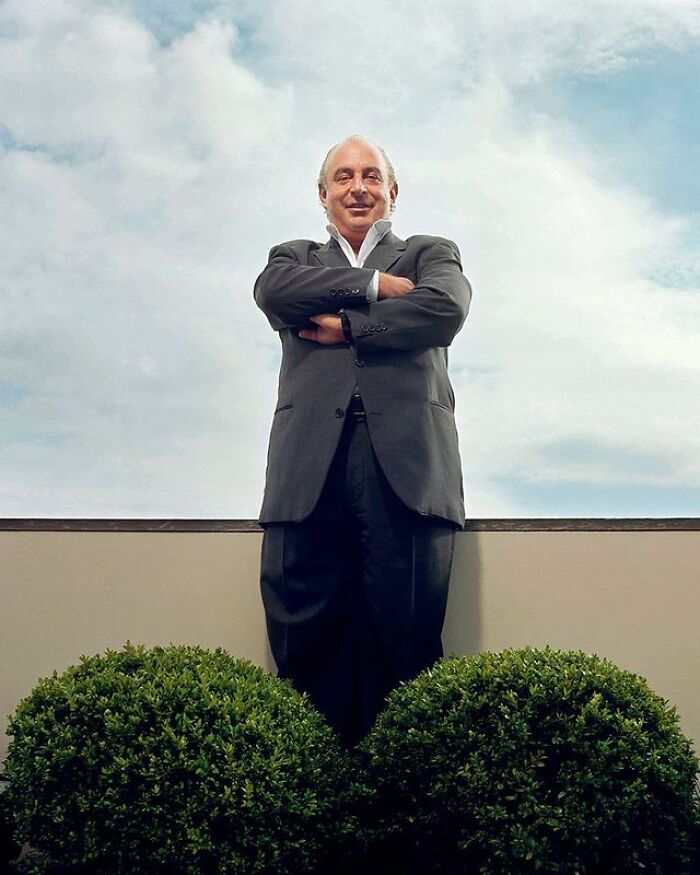 "Don't Piss Off Your Photographer": Photographer Got His Revenge On Sir Philip Green For Being Rude During The Photoshoot "Don't Piss Off Your Photographer": Photographer Got His Revenge On Sir Philip Green For Being Rude During The Photoshoot