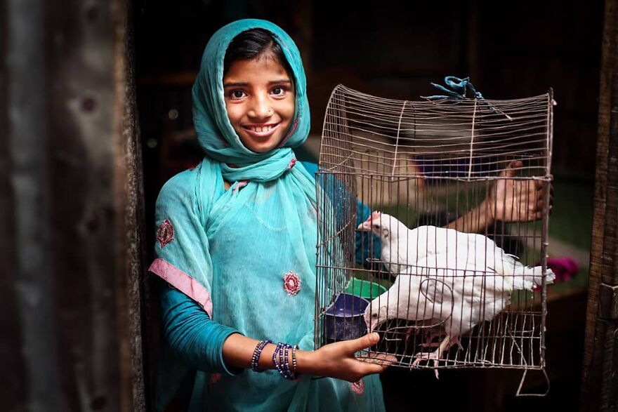 Photographer Manages To Capture The Soul Emotion Of Bangladesh's Population