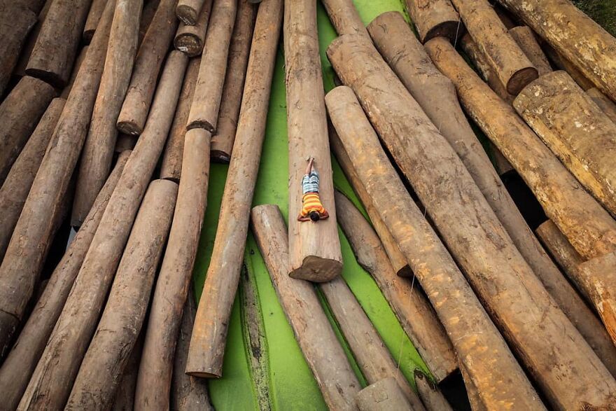 Photographer Manages To Capture The Soul Emotion Of Bangladesh's Population