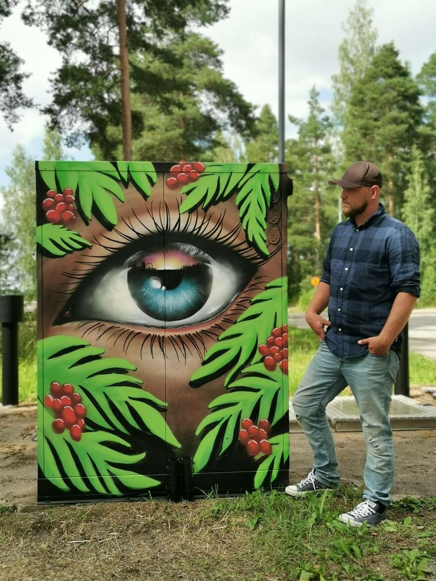 Artist Transforms Electrical Cabinets To Beautiful Outdoor Art Exhibition Artist Transforms Electrical Cabinets To Beautiful Outdoor Art Exhibition