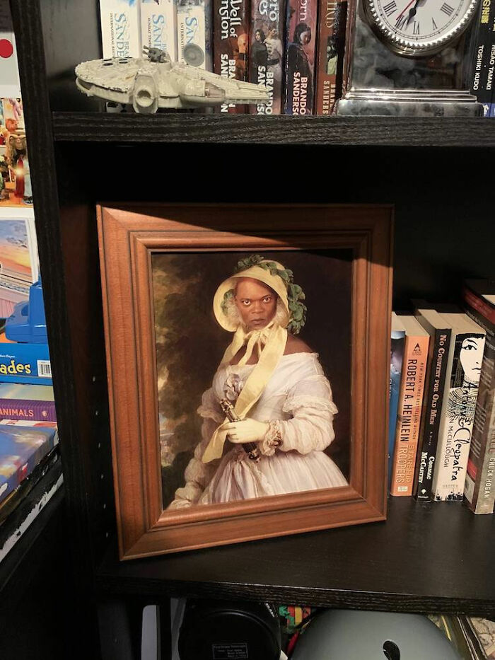 Husband Secretly Changes Framed Photos At Home To 'Star Wars' Art, Wife Doesn't Notice Husband Secretly Changes Framed Photos At Home To 'Star Wars' Art, Wife Doesn't Notice