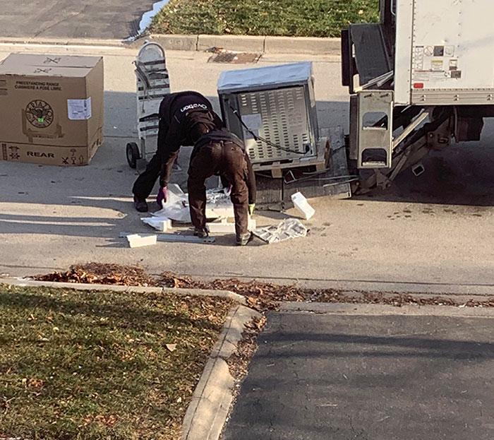 Been Waiting 2 Months For My Gas Range To Be Shipped From Italy Only To Have Them Drop And Smash It 20ft From My House. No More Xmas At House