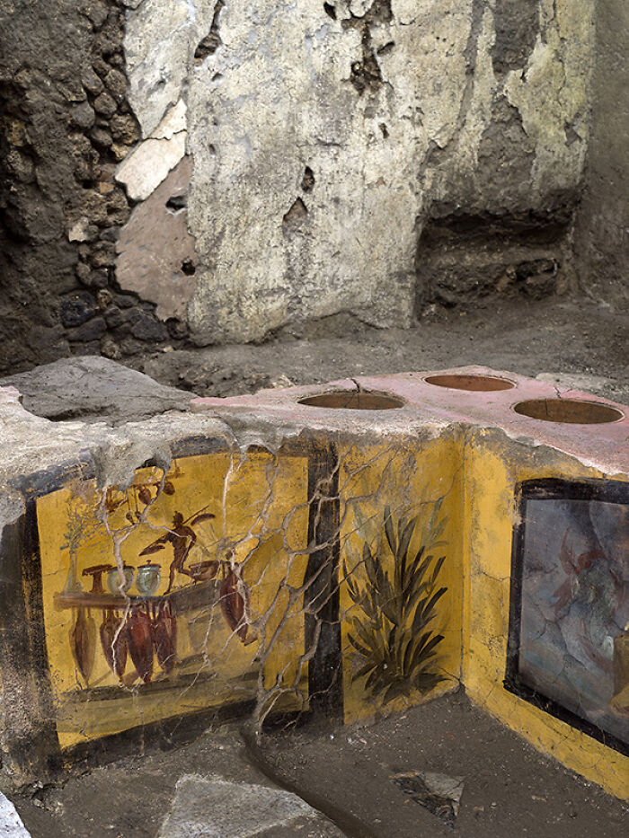 A "Fast Food" Shop Is Uncovered In Pompeii, Depicting Some Of The Dishes They Would Eat A "Fast Food" Shop Is Uncovered In Pompeii, Depicting Some Of The Dishes They Would Eat