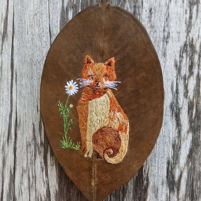 This Brazilian Artist Creates Unique Designs Of Embroidery On Fallen Leaves (109 Pics)