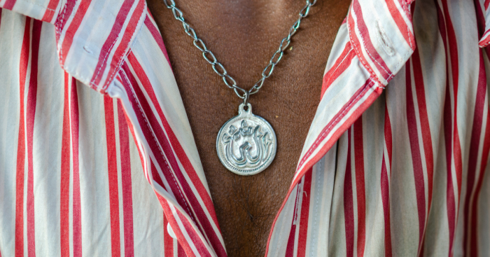 My Photos Of Strangers Wearing Lockets & Pendants