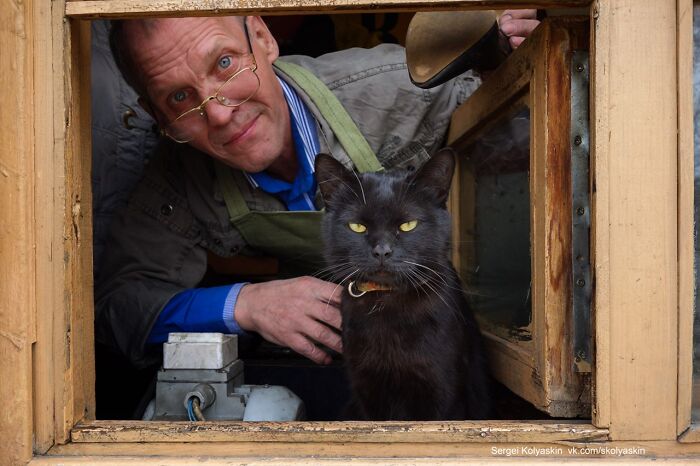 Shoemaker And Puss In Boots