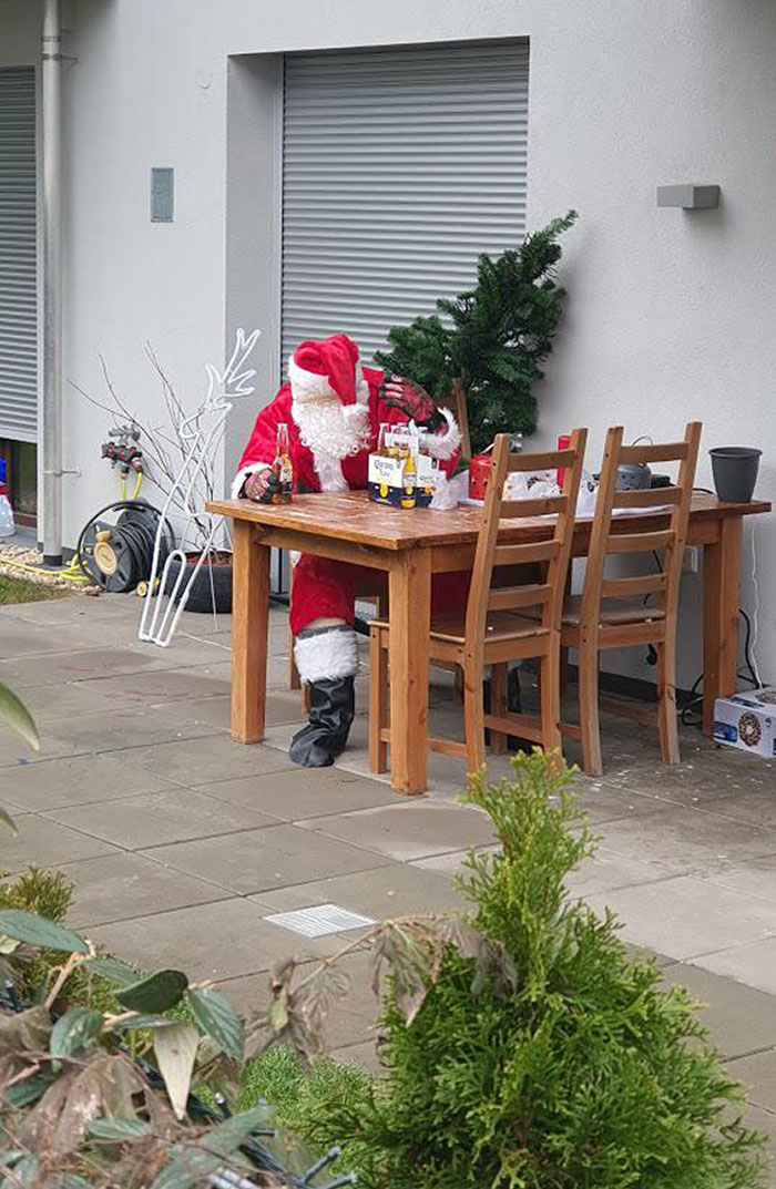  My Neighbor's Way To Show Us How He Feels About This Christmas