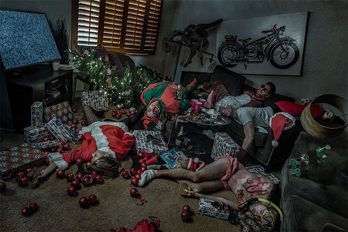 My Parents Thought Los Angeles Would Be A Bad Influence On Me So I Sent Them This Christmas Card To Let Them Know Everything Is Just Fine