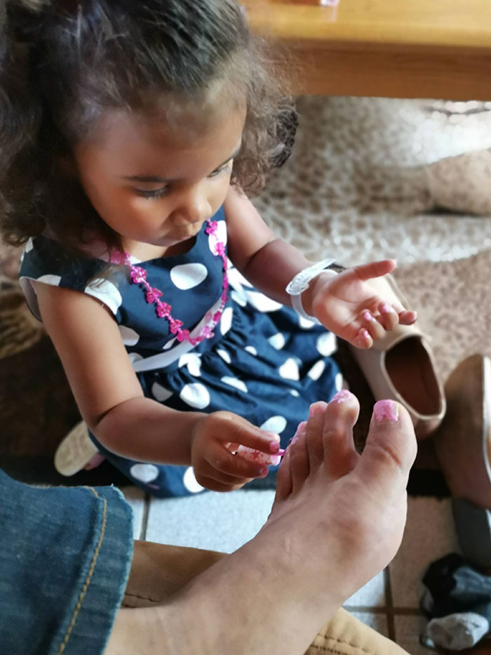 Caution - What Happens When You Buy A Makeup Set For Xmas