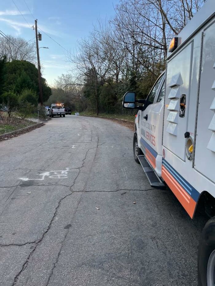Homeless Man Rushes Into A Burning Animal Shelter - Saves Every Animal Homeless Man Rushes Into A Burning Animal Shelter - Saves Every Animal