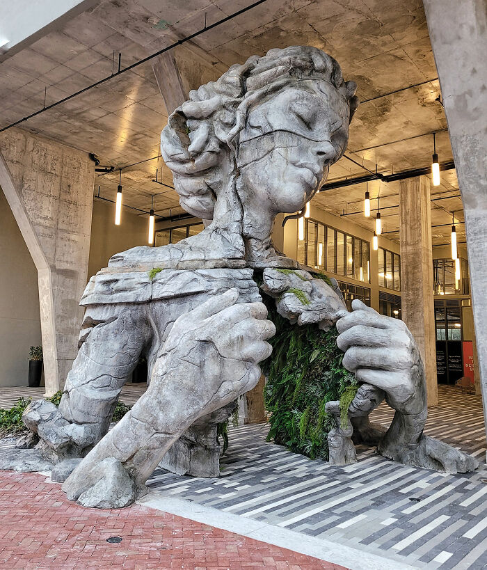 Giant Sculpture Of A Woman Opening Her Chest To Reveal A Fern-Covered Tunnel Appears In Florida Giant Sculpture Of A Woman Opening Her Chest To Reveal A Fern-Covered Tunnel Appears In Florida