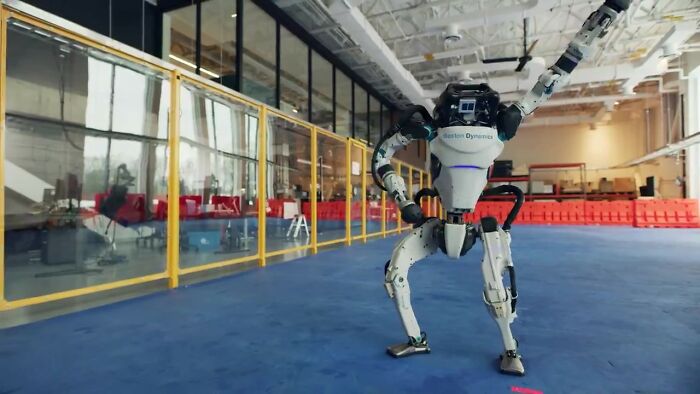 Boston Dynamics Recorded A Video Of Its Robots Performing Impressive New Year Dance Boston Dynamics Recorded A Video Of Its Robots Performing Impressive New Year Dance