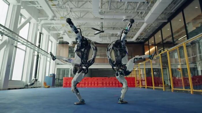 Boston Dynamics Recorded A Video Of Its Robots Performing Impressive New Year Dance Boston Dynamics Recorded A Video Of Its Robots Performing Impressive New Year Dance