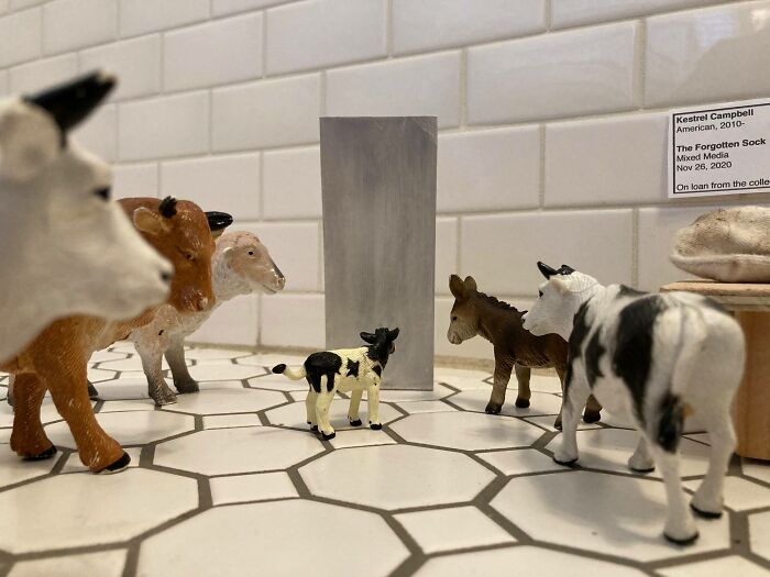 Mom Tries Teaching Her Daughter A Lesson On Picking Up Dirty Clothes, But The Daughter Keeps 'One-Upping' Her Mom Tries Teaching Her Daughter A Lesson On Picking Up Dirty Clothes, But The Daughter Keeps 'One-Upping' Her