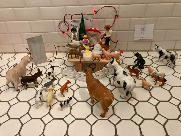 Mom Tries Teaching Her Daughter A Lesson On Picking Up Dirty Clothes, But The Daughter Keeps 'One-Upping' Her Mom Tries Teaching Her Daughter A Lesson On Picking Up Dirty Clothes, But The Daughter Keeps 'One-Upping' Her