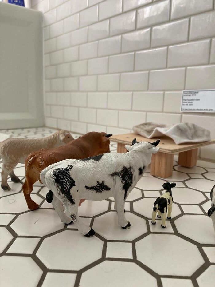 Mom Tries Teaching Her Daughter A Lesson On Picking Up Dirty Clothes, But The Daughter Keeps 'One-Upping' Her Mom Tries Teaching Her Daughter A Lesson On Picking Up Dirty Clothes, But The Daughter Keeps 'One-Upping' Her