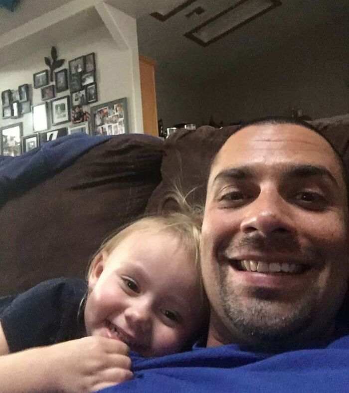 Officer Meets A Beaten-Up Toddler During Welfare Check, Decides To Give Her His Heart And His Home Officer Meets A Beaten-Up Toddler During Welfare Check, Decides To Give Her His Heart And His Home