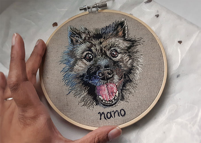 I Made My First Pet Embroidery Of Our Family Dog Who Passed Away For My Mom In 2018, Now I Make Them Professionally
