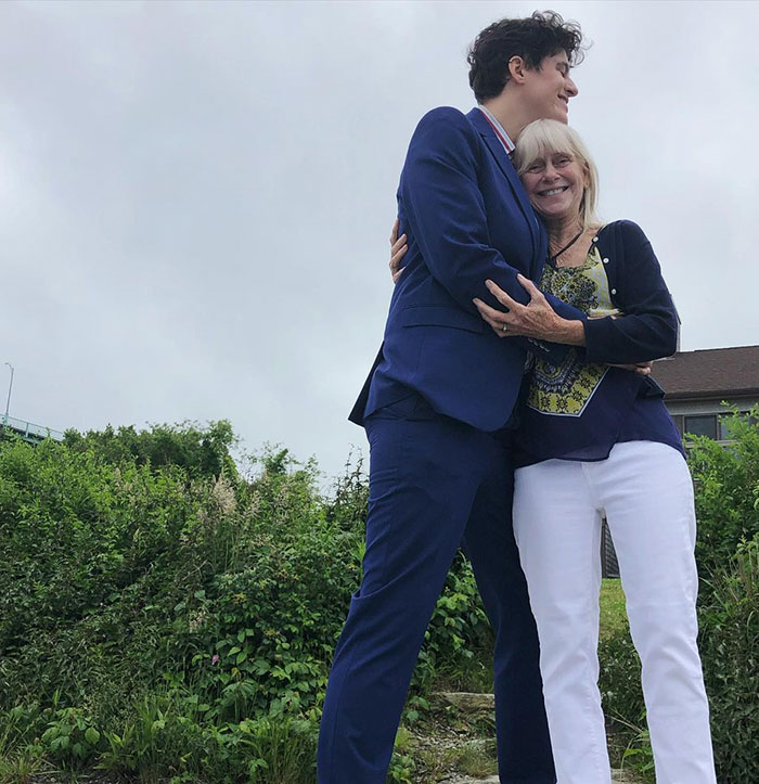 Queer Person Shares Family Texts Over A Period Of 12 Years To Show How People Change Queer Person Shares Family Texts Over A Period Of 12 Years To Show How People Change