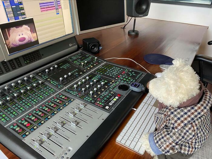 My Seven-Year-Old Daughter Has Epilepsy, So I'm Trying To Sell A Fancy Version Of Her Teddy Bear For A Million Dollars To Fund Research My Seven-Year-Old Daughter Has Epilepsy, So I'm Trying To Sell A Fancy Version Of Her Teddy Bear For A Million Dollars To Fund Research