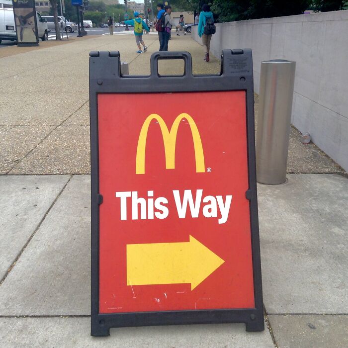 Local People Share 30 Things Tourists Do That Make Them Stand Out As A Non-Local