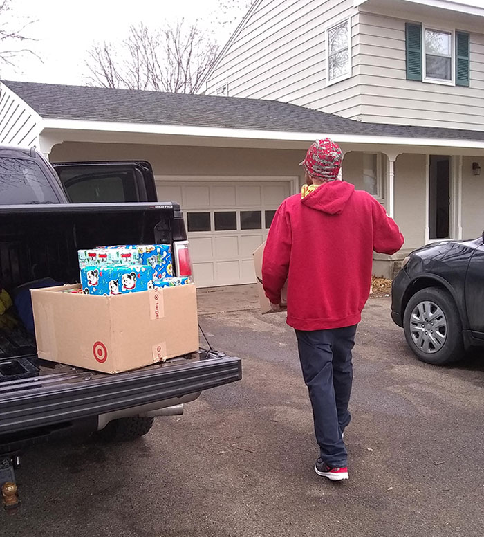 When A Neighbor Told My Mom They Couldn't Afford To Buy Their Kids Christmas Presents She Created A Charity To Anonymously Adopt Them