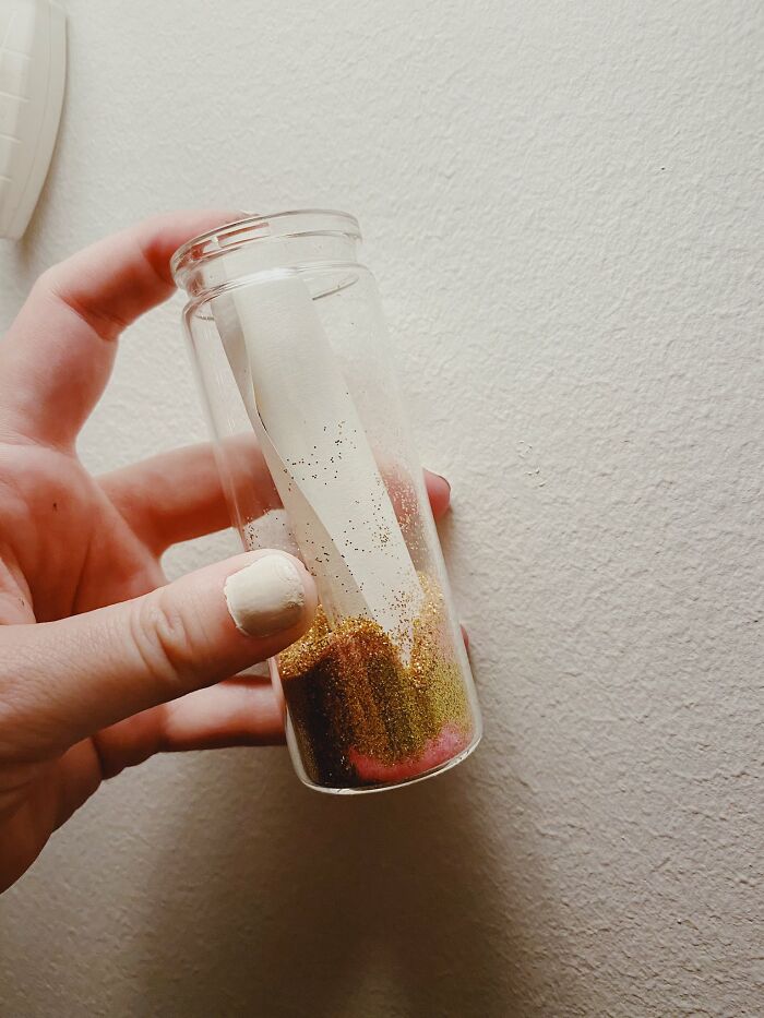 4-Year-Old Feels Lonely In Quarantine, Sets Up A Fairy Garden, Her Neighbor Notices And Pretends To Be A Fairy Named Sapphire For 9 Months 4-Year-Old Feels Lonely In Quarantine, Sets Up A Fairy Garden, Her Neighbor Notices And Pretends To Be A Fairy Named Sapphire For 9 Months