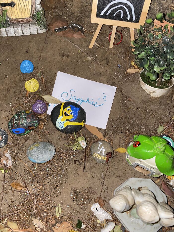 4-Year-Old Feels Lonely In Quarantine, Sets Up A Fairy Garden, Her Neighbor Notices And Pretends To Be A Fairy Named Sapphire For 9 Months 4-Year-Old Feels Lonely In Quarantine, Sets Up A Fairy Garden, Her Neighbor Notices And Pretends To Be A Fairy Named Sapphire For 9 Months
