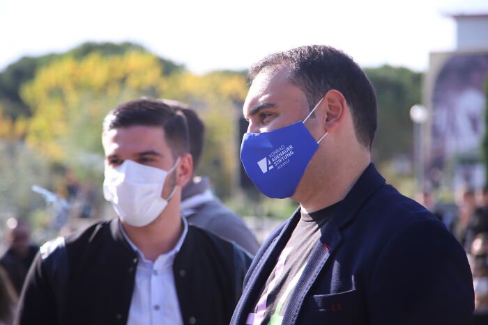 30 Hidden Dress Codes Folks Use To Send Signals About Themselves Shared In This Online Group