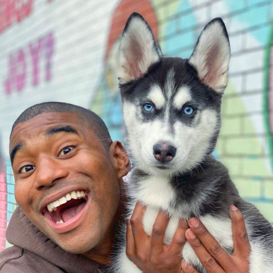 Delivery Man Continues To Take Breaks On The Way To Take Pictures And Pet The Dogs He Meets (New Pics)