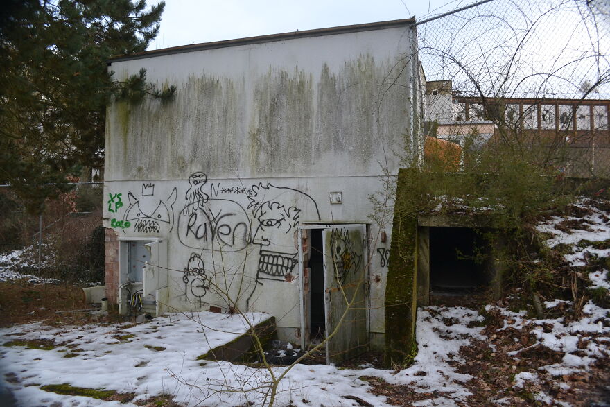 My Exploration Of A Clinic That Was Abandoned In 2002, From One Day To The Next