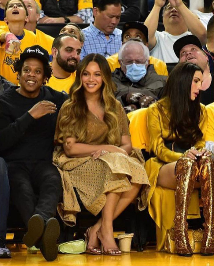 Bernie-Sanders-Mittens-Memes-Inauguration