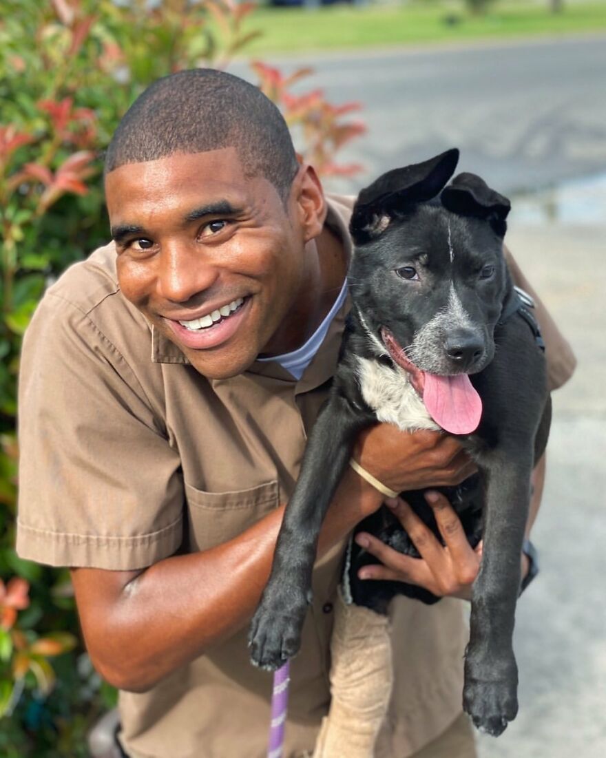 Delivery Man Continues To Take Breaks On The Way To Take Pictures And Pet The Dogs He Meets (New Pics)