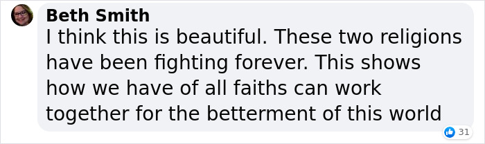 A Powerful Photo Of Muslim And Jewish Paramedics Praying Together Goes Viral