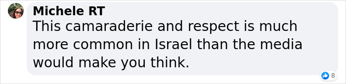 A Powerful Photo Of Muslim And Jewish Paramedics Praying Together Goes Viral