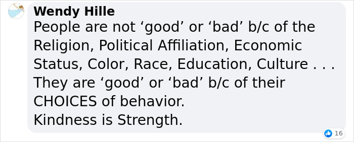 A Powerful Photo Of Muslim And Jewish Paramedics Praying Together Goes Viral