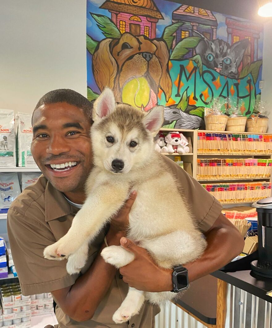 Delivery Man Continues To Take Breaks On The Way To Take Pictures And Pet The Dogs He Meets (New Pics)